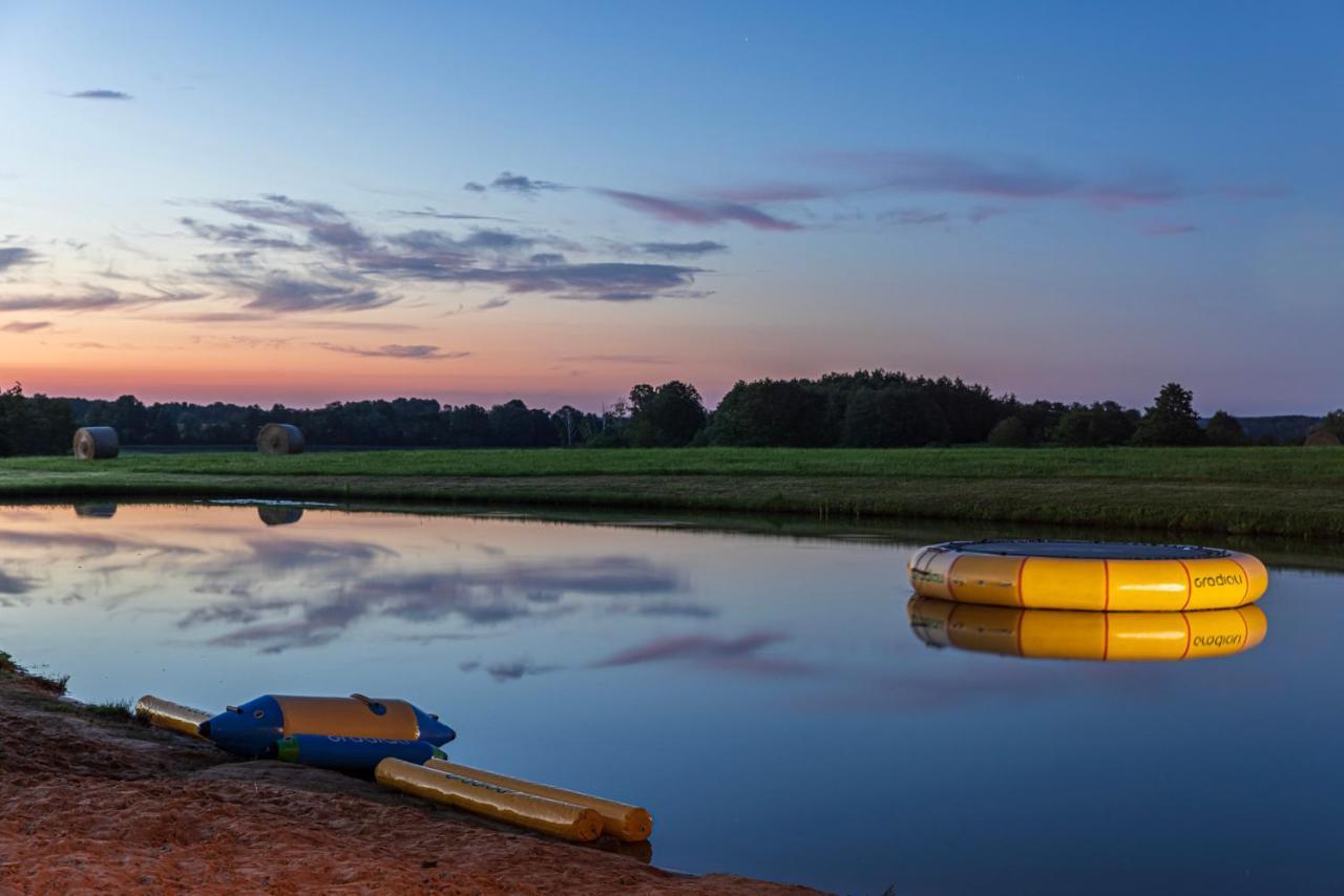 Gradiali Anyksciai Hotel Buitenkant foto